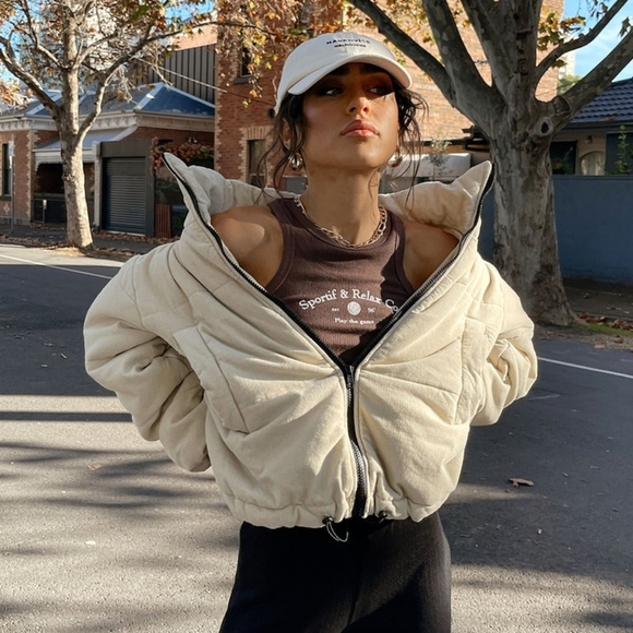 NWT YOLLOR Puffer Cream Jacket (2 aval) - Picture 2 of 10